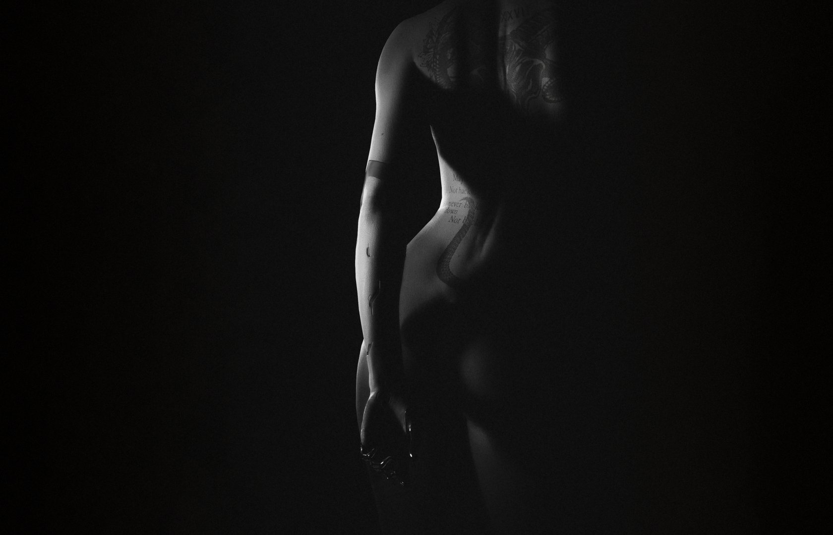 Girl With Tattoos / Cyberpunk 2077 - Free wallpaper download